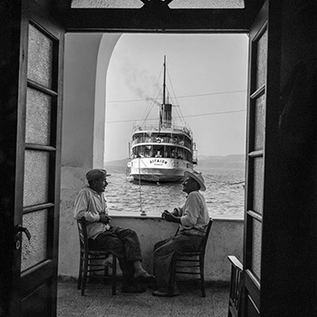 Santorini 1955. The Aegaion in Port Below Fira